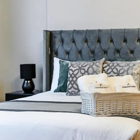 Avari - Princeton Collection London