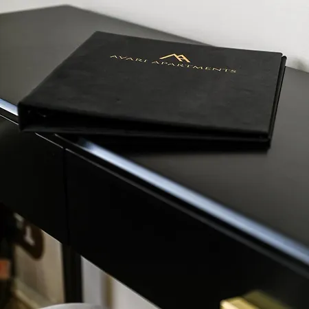 Avari - Princeton Collection * London