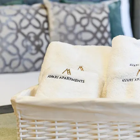 Avari - Princeton Collection * London