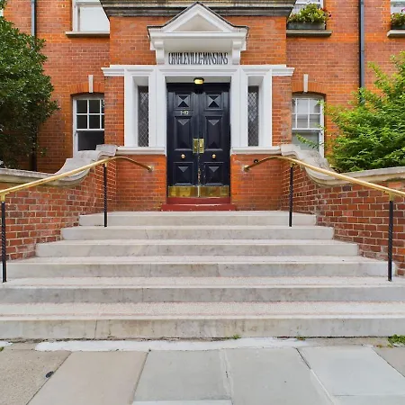 1 Bed West Kensington Apartment London