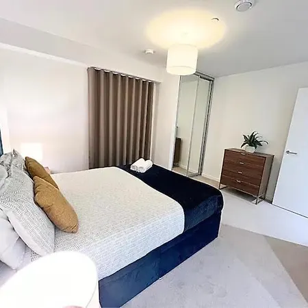 Apartment Spacious Modern 1-bedroom In Catford - Excellent Transport Links - Ideal For Long