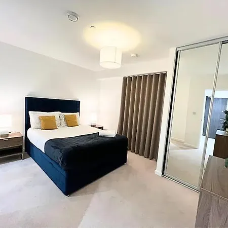 Spacious Modern 1-bedroom In Catford - Excellent Transport Links - Ideal For Long