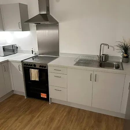 Spacious Modern 1-bedroom In Catford - Excellent Transport Links - Ideal For Long Apartment *