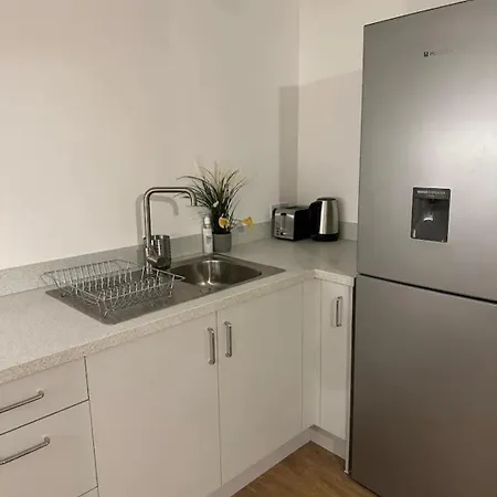 Spacious Modern 1-bedroom In Catford - Excellent Transport Links - Ideal For Long Apartment London