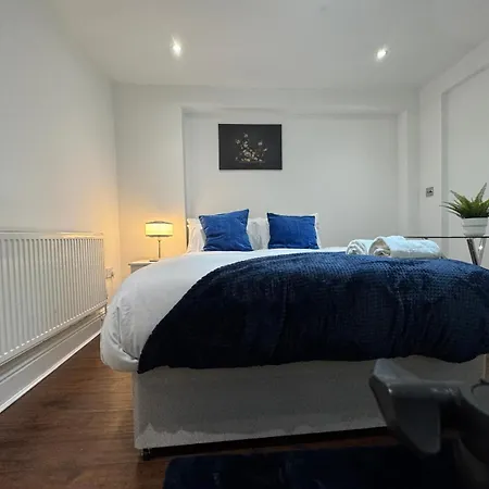 Homestay The Riverside Haven London