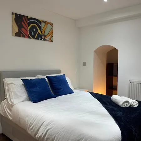 The Riverside Haven Homestay London