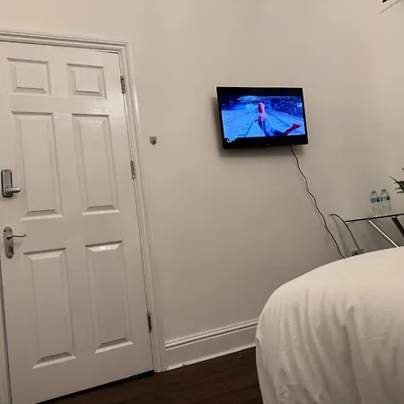 The Riverside Haven Homestay London