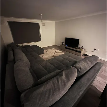 Cozy Kingsize In London Homestay