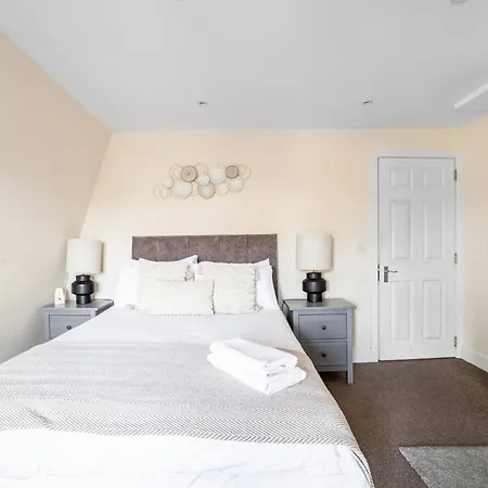 Perfect 3 King Bed Flat Near Islington * London