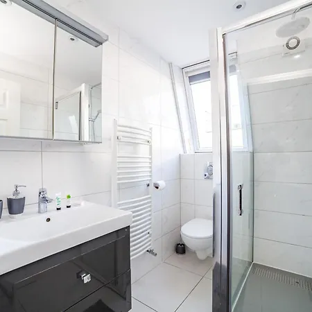 Perfect 3 King Bed Flat Near Islington * London
