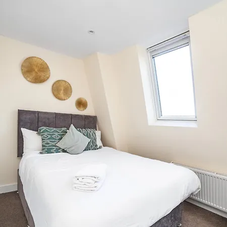 Perfect 3 King Bed Flat Near Islington Apartment London