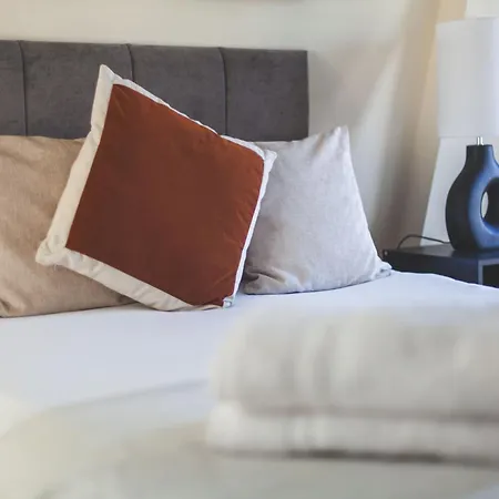 Perfect 3 King Bed Flat Near Islington Apartment *