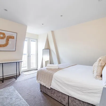 Perfect 3 King Bed Flat Near Islington