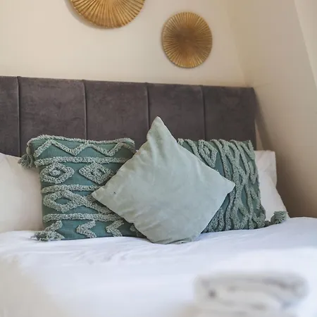 Perfect 3 King Bed Flat Near Islington Apartment London