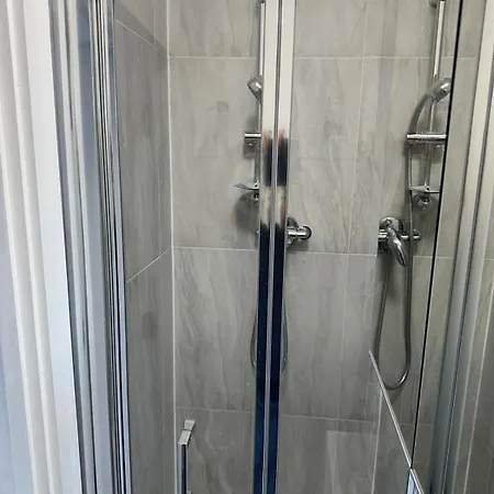 Apartment Compact And Bright Flat West 3a London