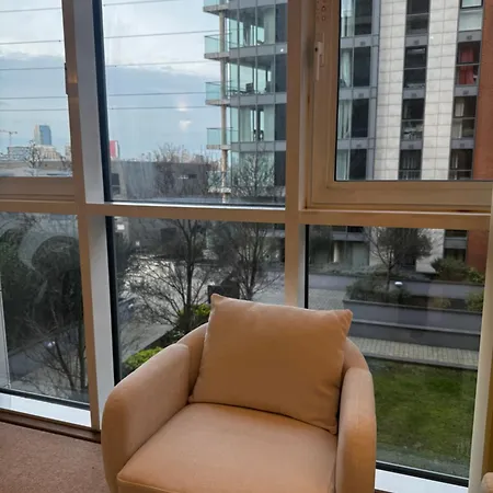 Apartment Entire Flat O2 Cable Cars London