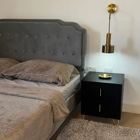 Entire Flat O2 Cable Cars Apartment London