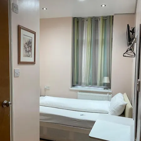 Accommodation Plus * London