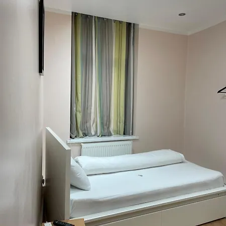Accommodation Plus Guest house