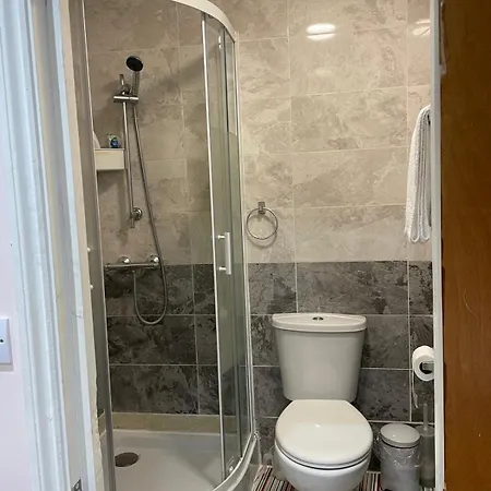 Accommodation Plus * London
