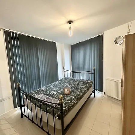 Double In Shared Apartment London