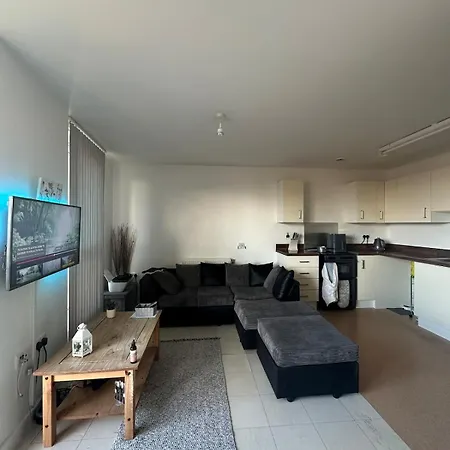 Double In Shared Apartment London