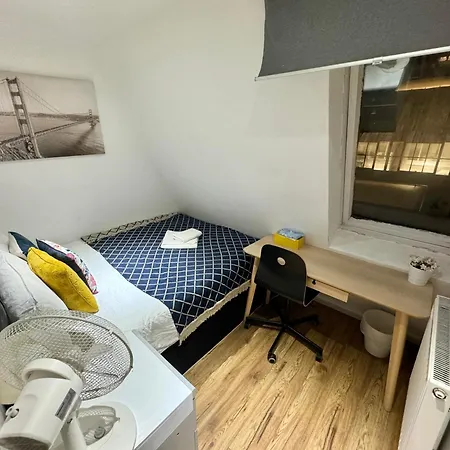 Euston Private Bedrooms 119a 1-4 London