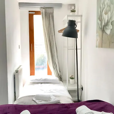 Euston Private Bedrooms 119a 1-4 Homestay