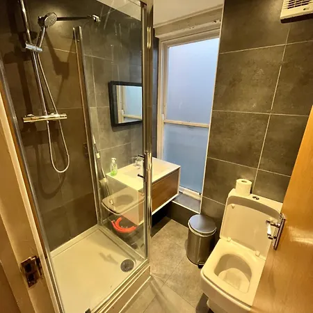 Euston Private Bedrooms 119a 1-4 *