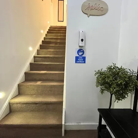 Euston Private Bedrooms 119a 1-4 Homestay London