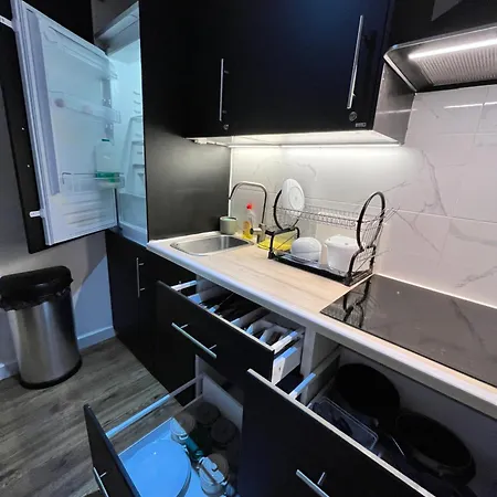 Euston Private Bedrooms 119a 1-4 London