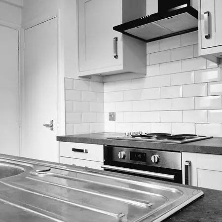 Stylish And Cosy 1 Bed East Apartment London