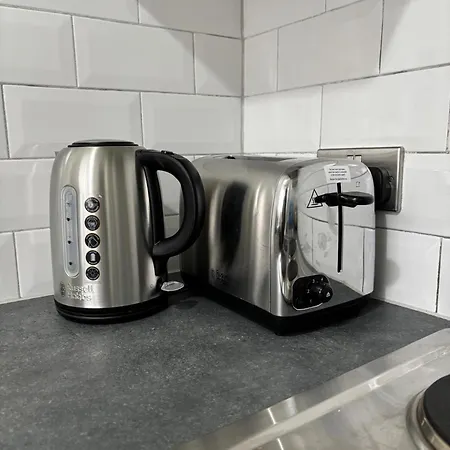 Stylish And Cosy 1 Bed East Apartment *