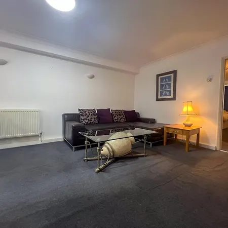 Elegant 2 Bedroom Mayfair Unmatched Luxury H7