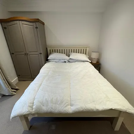 Charming 4bd 6 Mins From Nine Elms Station *