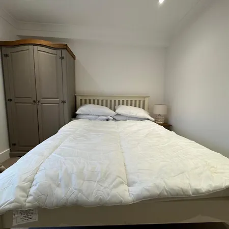 Charming 4bd 6 Mins From Nine Elms Station * London