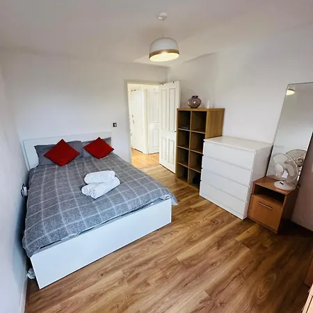 Luxury Near Apartment
