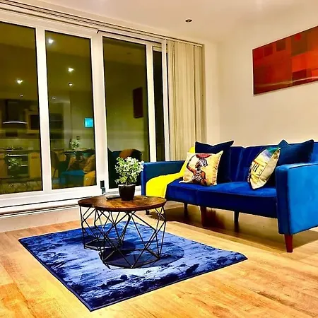 Apartment Deluxe In Royal Docks