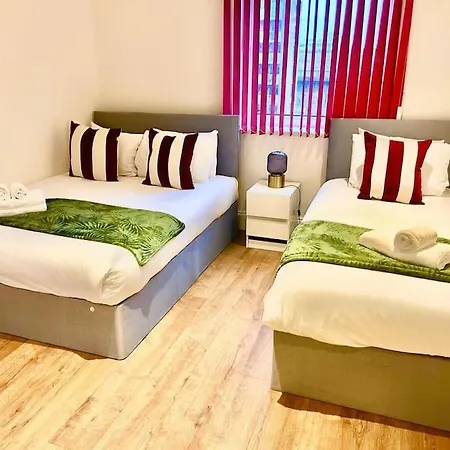 Deluxe In Royal Docks Apartment