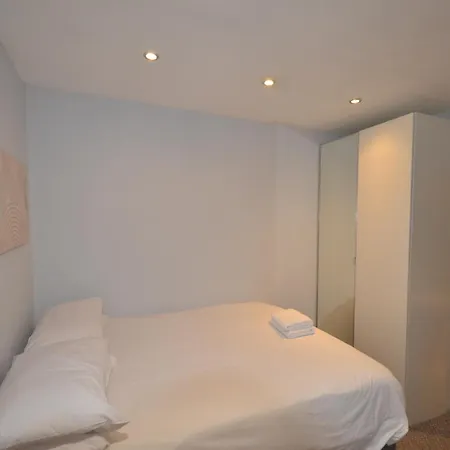 Amber Hotel-suites 3*