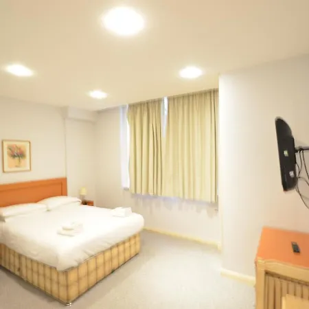 Amber Hotel-suites 3* London