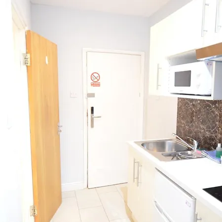 Amber Hotel-suites 3*