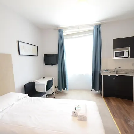 Hotel Amber Hotel-suites 3*