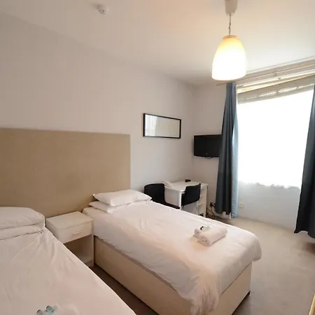 Amber Hotel-suites 3*