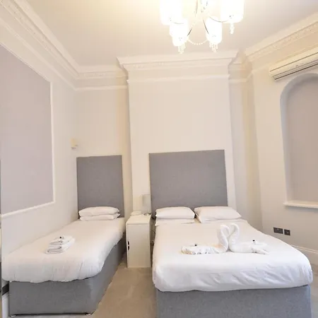 Amber Hotel-suites Hotel