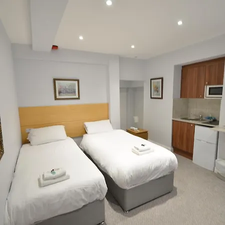 Amber Hotel-suites 3*