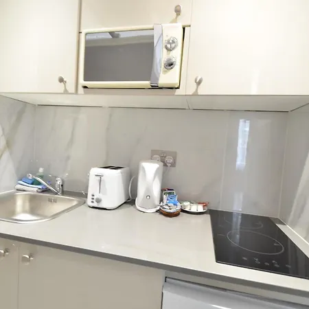 Amber Hotel-suites 3* London