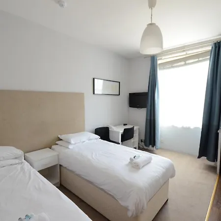 Amber Hotel-suites Hotel