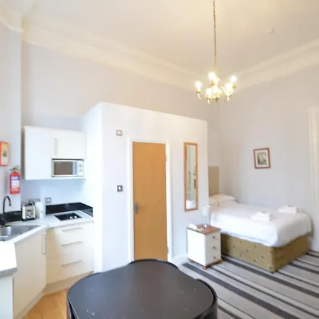 Amber Hotel-suites Hotel