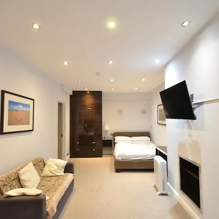 Amber Hotel-suites 3*